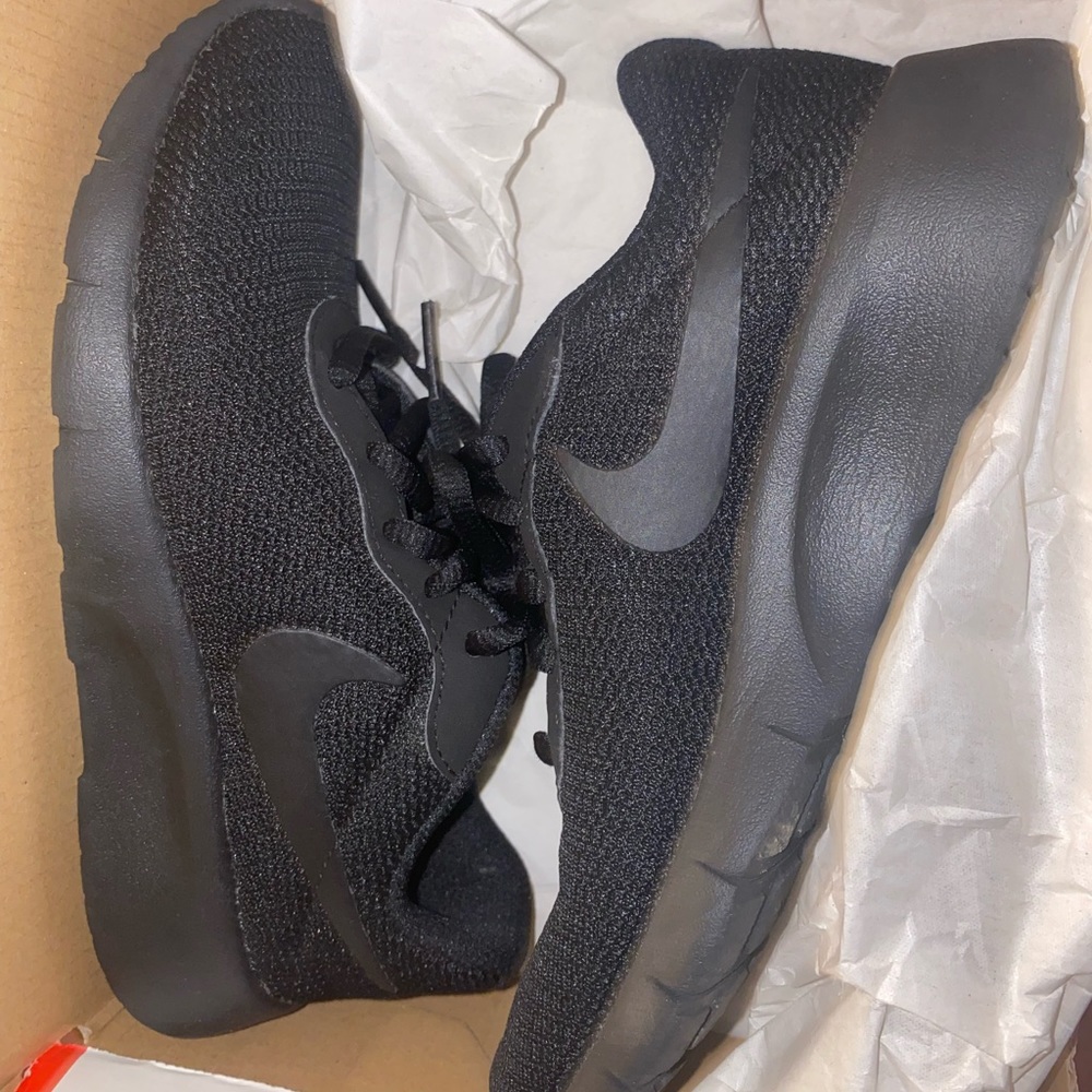 Nike Tanjun Size 1